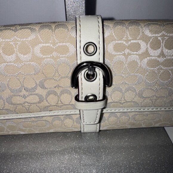 Coach Cream Slim Canvas Long Wristlet Wallet With Hang Tag 8x4” VGUC Read* - Picture 2 of 6